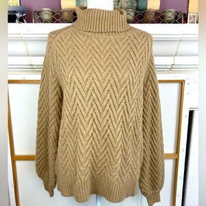 Gorgeous soft chevron pattern knit cowl neck in camel w/ fuller sleeves❤️
